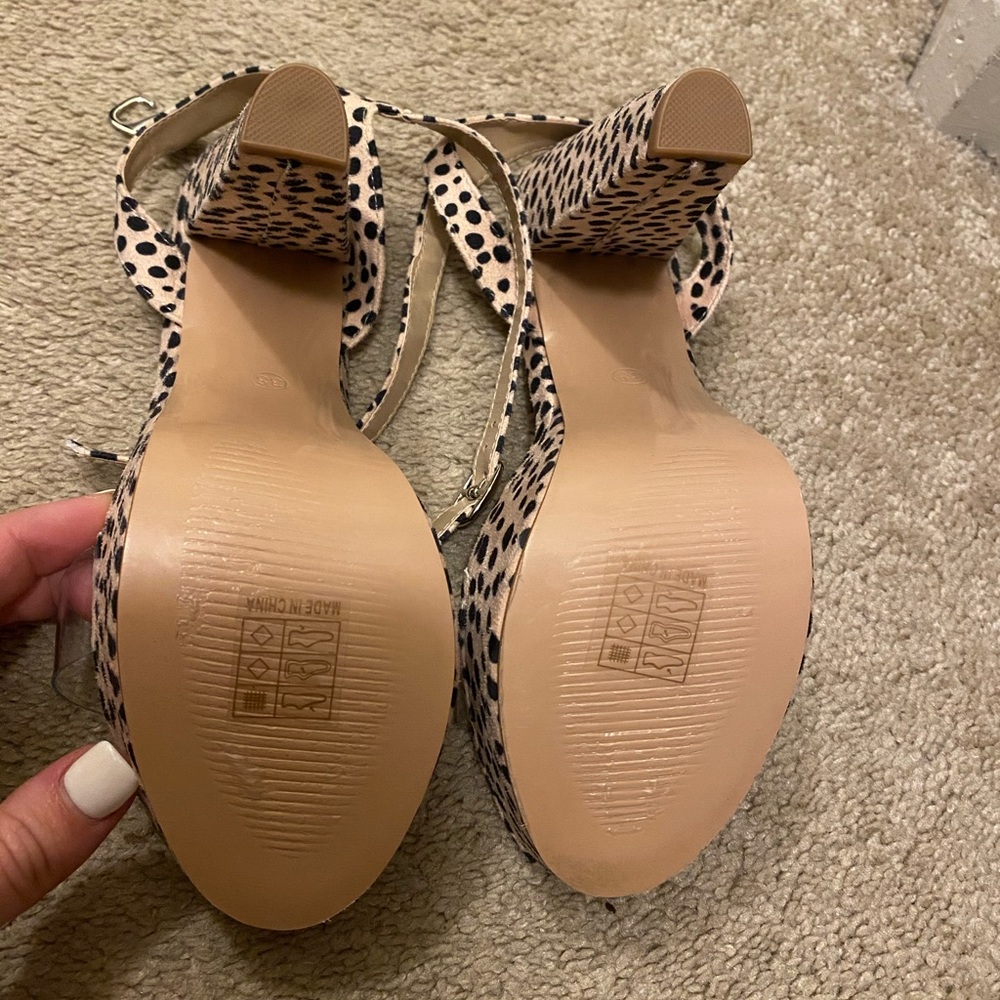 Heels - Picture 4 of 6